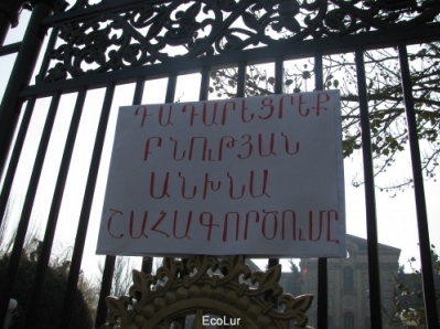Protest March to RA President Residence, Environmentalists Demanding Not to Sign Law