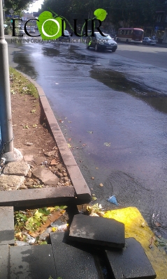 While Authorities Stating about Lack of Water in Country, Water Flowing in Yerevan Streets without Any Obstacles (Photos)