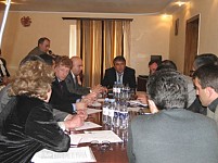 Ամուլսարի ոսկեբեր հանքավայրի բաց եղանակով շահագործման նախագծի վերաբերյալ Ջերմուկի քաղաքապետարանի փակ քննարկմանը որոշում ընդունեցին նաեւ բաց քննարկում անել