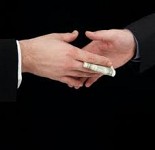 И где же хирургические методы против коррупции?  Премьер не уважил требование президента