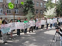 “Green“ Activists See off Deno Gold Mining Under “Shame” Shouts