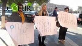 Представитель правительства: ''Только что председатель союза волчьей стаи позвонил, сказал, что мы в защите не нуждаемся'' (Фото)