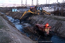 Մաքրվում են Երևանի ջրանցքների ու գետերի հուները
