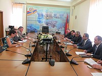 Американскому послу в Армении представили программы ''Шнох'' ГЭС и производство электроэнергии путем переработки бытовых отходов Раздана