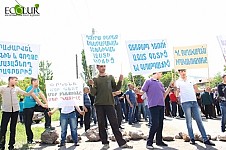 Armenian People Presenting Violations of Their Fundamental Rights on Eve of International Day for Protection of Human Rights