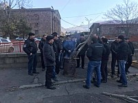 Բողոքի ակցիա Ալավերդիում, պղնձաձուլարանի նոր ղեկավարությունը խոստացել է մինչև տարեվերջ վճարել աշխատավարձերը