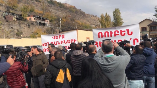 Բողոքի ակցիա՝ Երևանի կենդանաբանական այգու մոտ