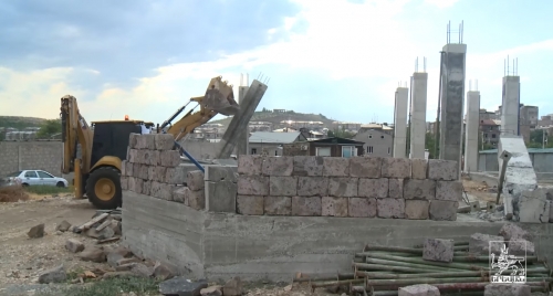 Yerevan Municipality Dismantled Illegal Buildings in Dalma Gardens
