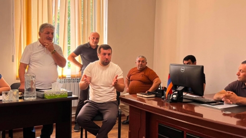 Սոֆի-Բինայի հանքի շահագործման ժամկետի երկարաձգման և վերամշակման գործարանի կառուցման ծրագրի հանրային լսումներ՝ Զառիթափում